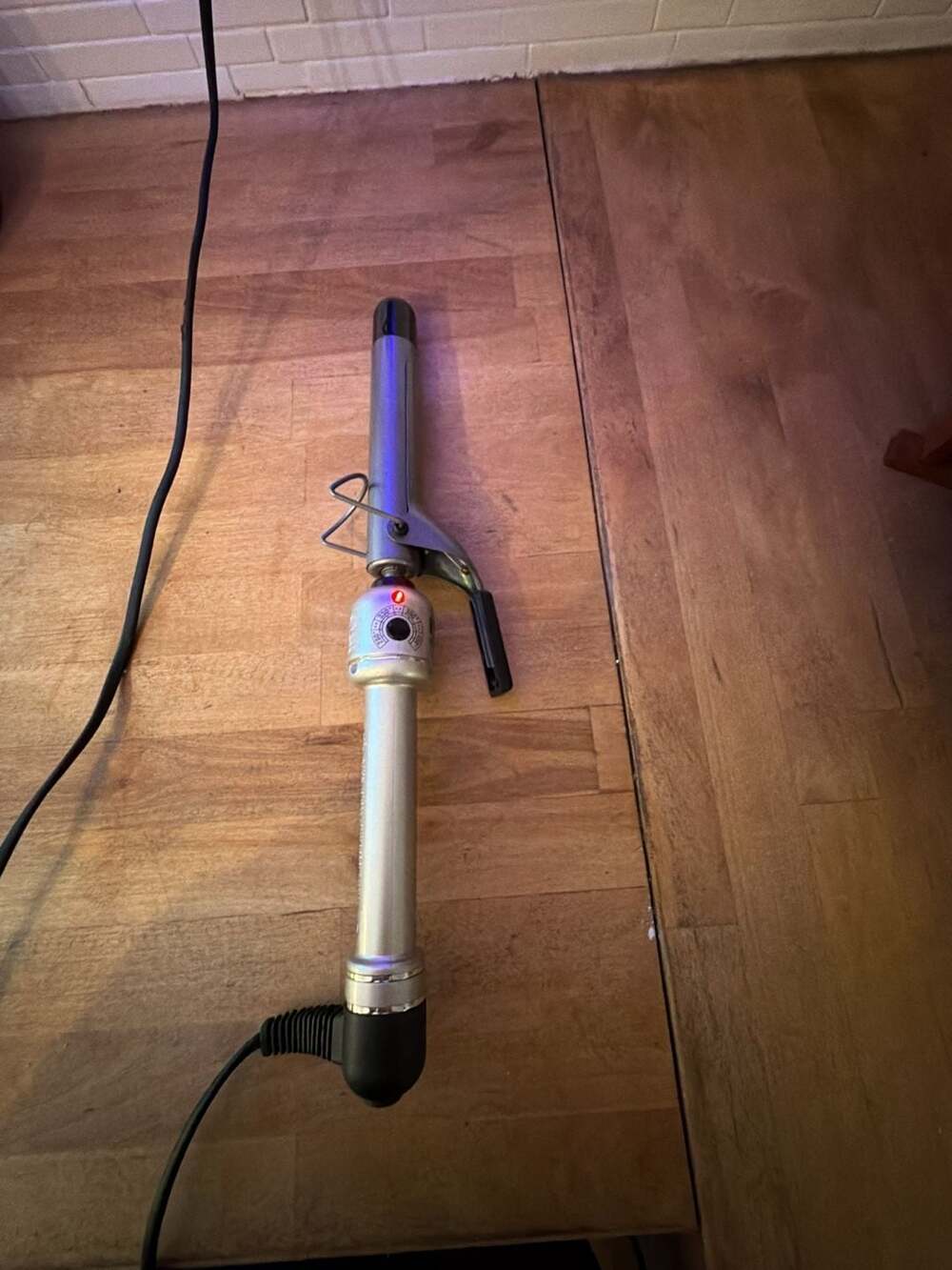 1” Hot Tools Professional HTP05 Curling Iron- works great!